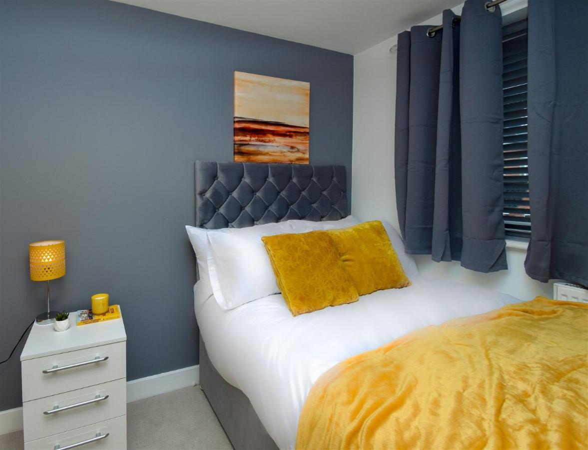 Holiday home Foxley Place: Mk House For Large Groups