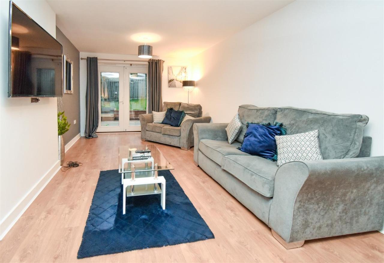 Foxley Place: Mk House For Large Groups * Milton Keynes