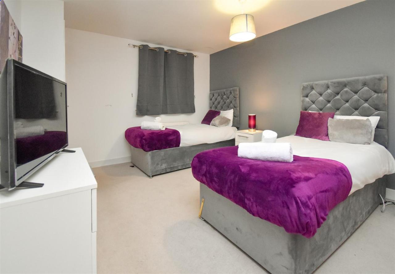 Holiday home Foxley Place: Mk House For Large Groups Milton Keynes